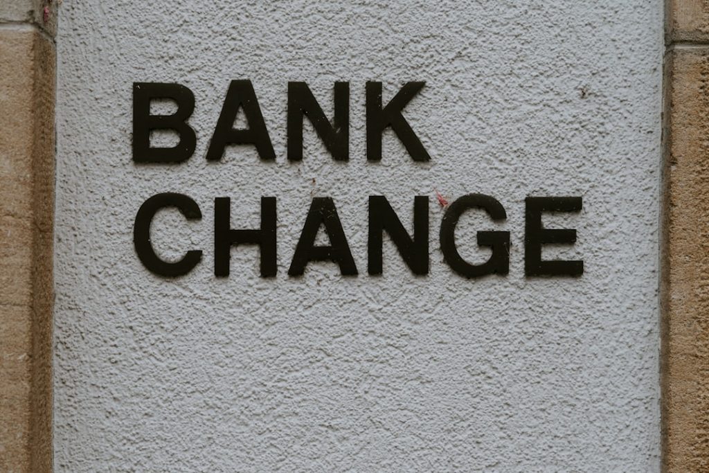 découvrez les services bancaires complets offerts par obc bank, incluant comptes courants, épargne, prêts et solutions financières personnalisées.