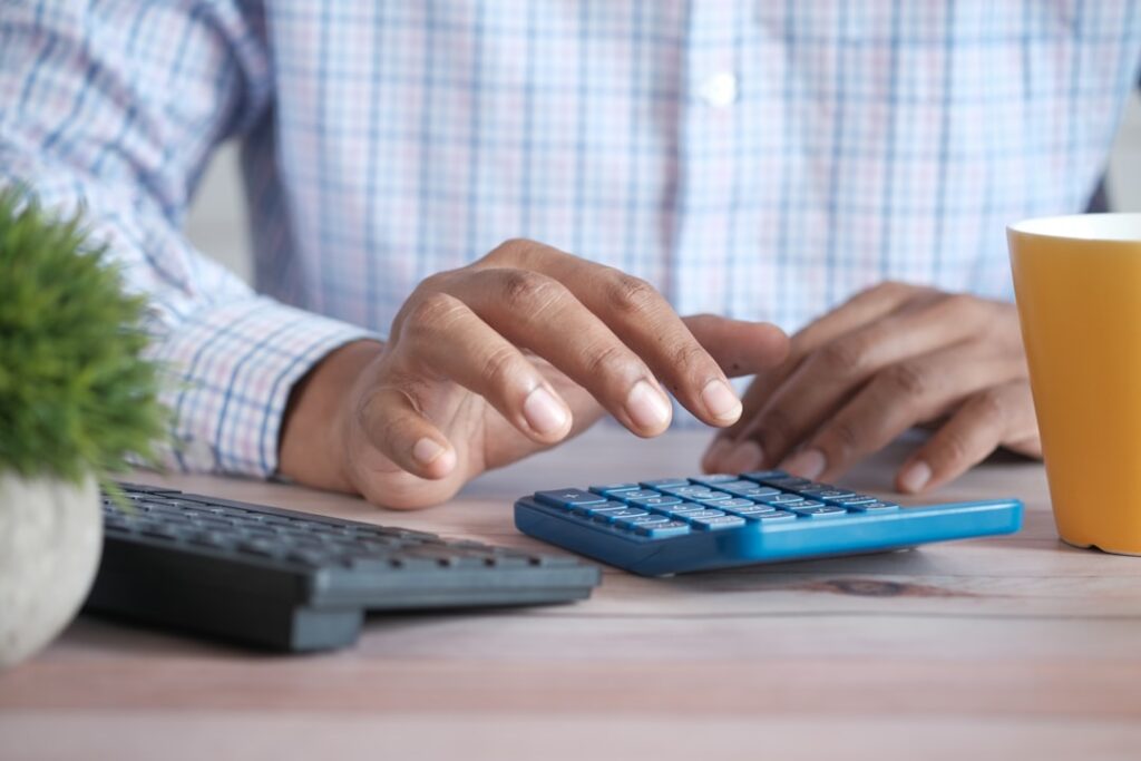 calculez rapidement et facilement avec notre calculatrice en ligne précise et intuitive. parfaite pour toutes vos opérations mathématiques.