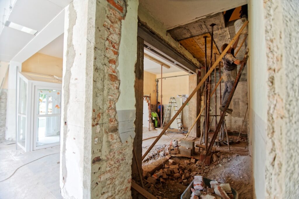 découvrez nos services de rénovation de maison pour transformer votre intérieur avec qualité et savoir-faire. expertise, conseils personnalisés et résultats garantis.