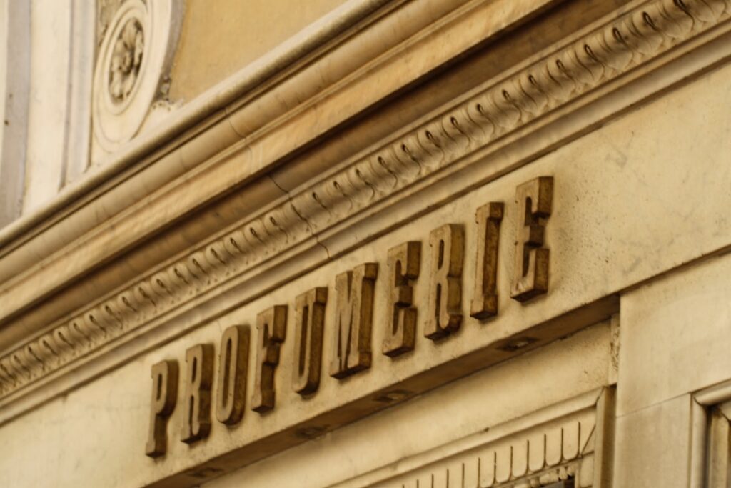 découvrez nos services de private banking personnalisés pour une gestion de patrimoine exclusive et adaptée à vos besoins financiers.