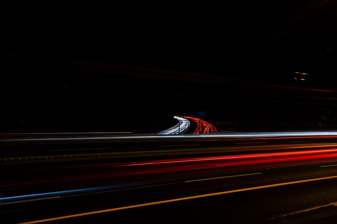 réponse rapide et efficace aux accidents de la route pour assurer la sécurité et l'assistance des victimes.