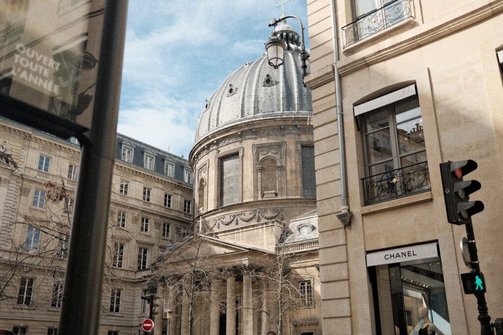 découvrez nos services bancaires français offrant des solutions personnalisées pour particuliers et entreprises, avec sécurité et innovation.