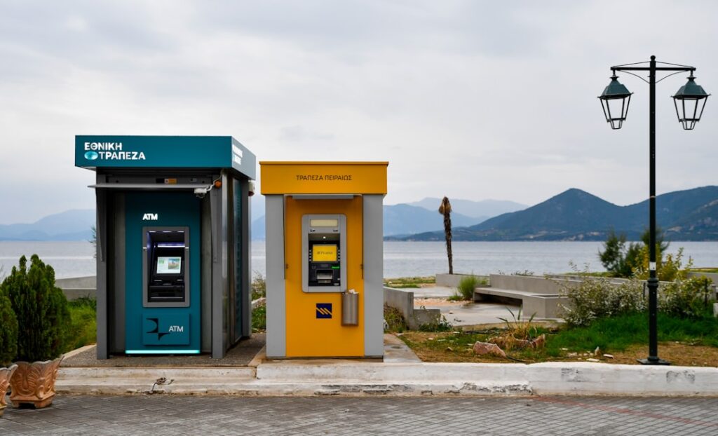 découvrez nos services bancaires complets adaptés à vos besoins, incluant comptes, crédits, épargne, et solutions digitales sécurisées.